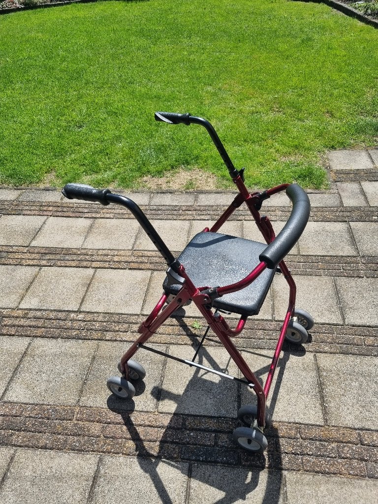 rollater kleur rood, Ophalen, Opvouwbaar, Gebruikt