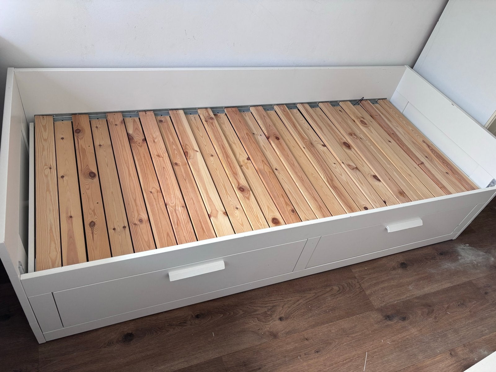 Wit bedframe,lades en lattenbodem en 2 matrassen - Zo goed, Ophalen, 90 cm, Eenpersoons, Wit