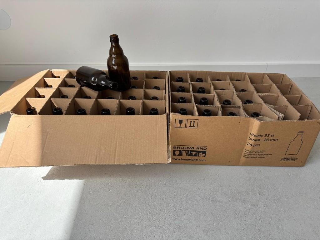 2 x 24 stuks bierfles Steinie 33cl en kroonkurken, Hobby en Vrije tijd, Ophalen, Zo goed als nieuw