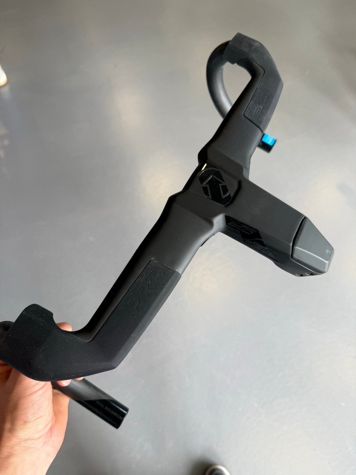 Pro Vibe EVO Carbon Cockpit - 115mm stuurpen, 42cm breed, Fietsen en Brommers, Fietsonderdelen, Nieuw, Stuur, Carbon, Racefiets