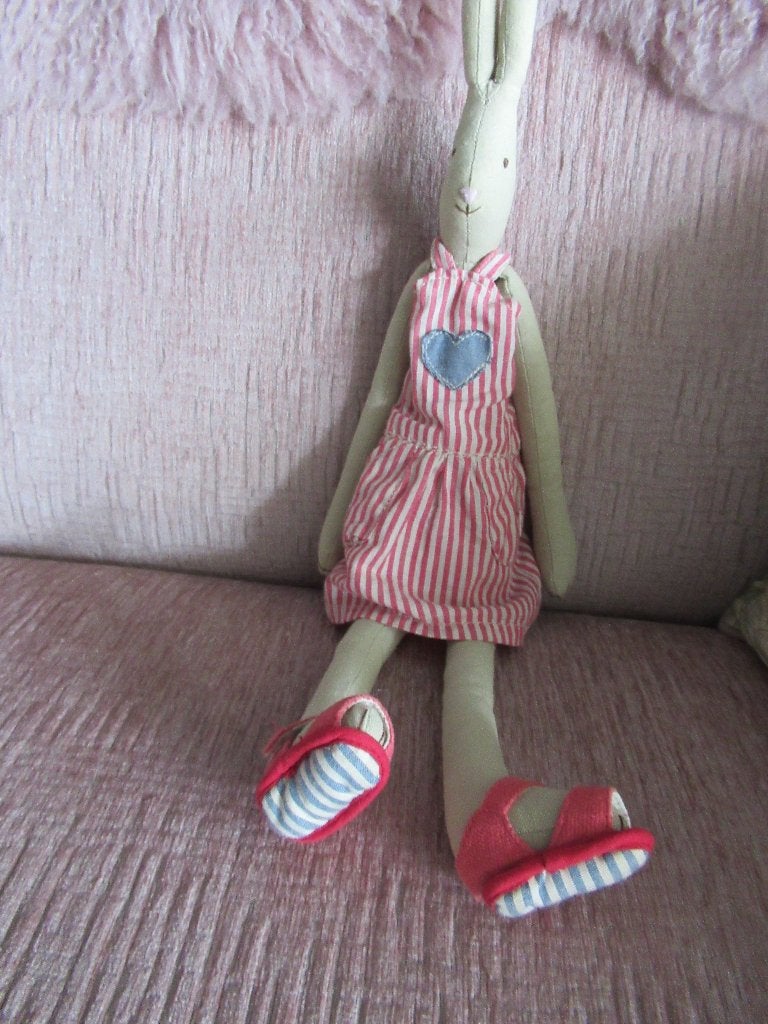 MAILEG KONIJN CA.48 CM VERZENDEN MOGELIJK, Ophalen, Zo goed als nieuw, Pop