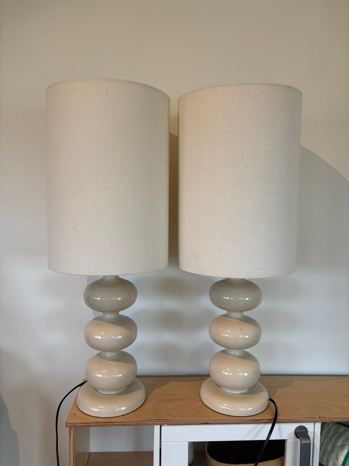 Tafellampen Kwantum Wit Bollen 2x, Huis en Inrichting, Lampen | Tafellampen, Ophalen, Bureaulamp, Wit, Zo goed als nieuw