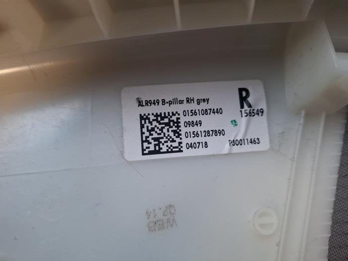 Stijlbekleding midden-rechts van een Alfa Romeo Stelvio, Gebruikt, -, Verzenden, -