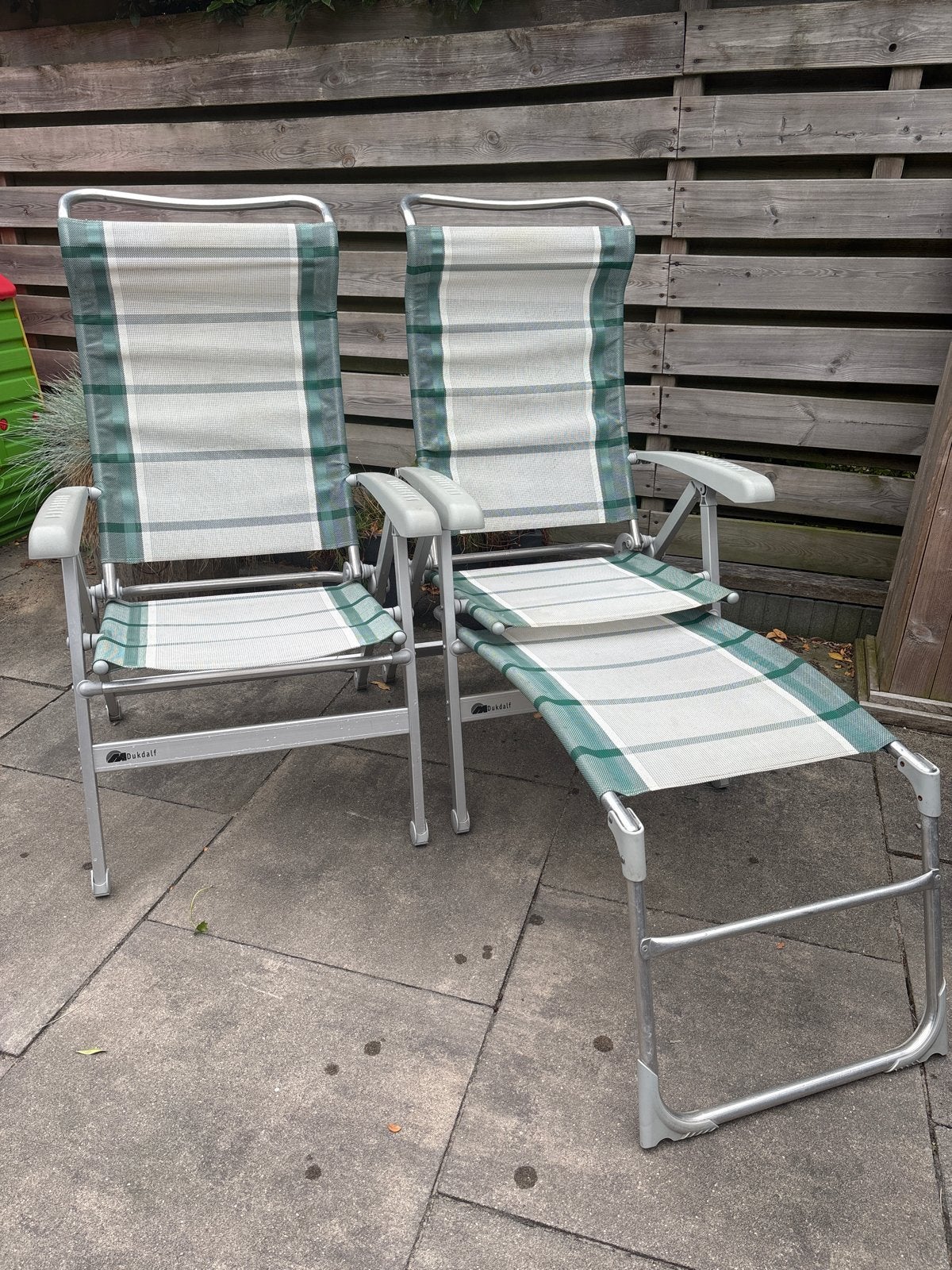 2x Dukdalf campingstoelen met 1 voetenbankje, Ophalen, Gebruikt, Aluminium, Inklapbaar