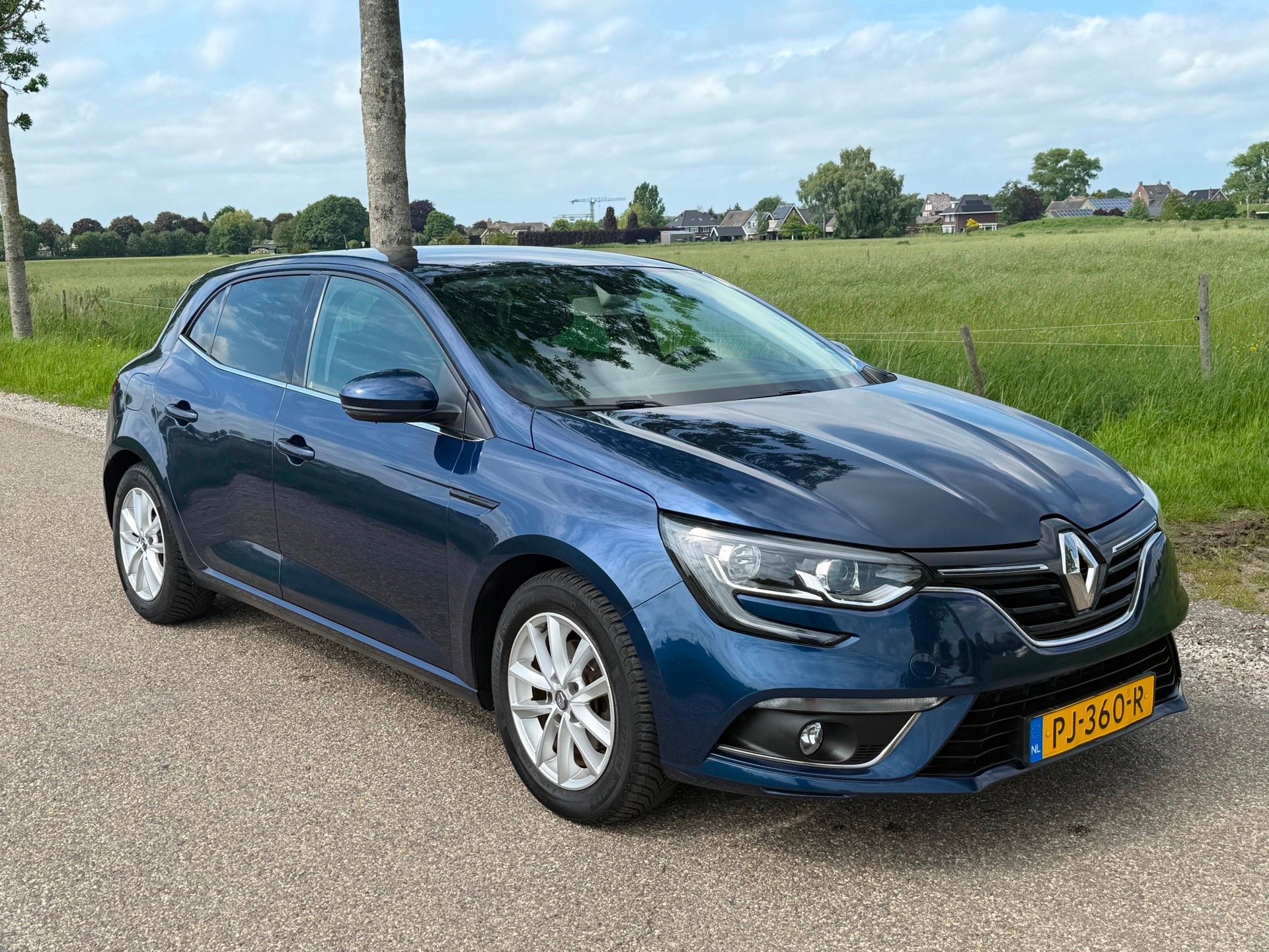 Renault Mégane 1.5 dCi Eco2 Zen APK 02-2027 Airco NAP Navi, Voorwielaandrijving, Stof, Gebruikt, 4 cilinders