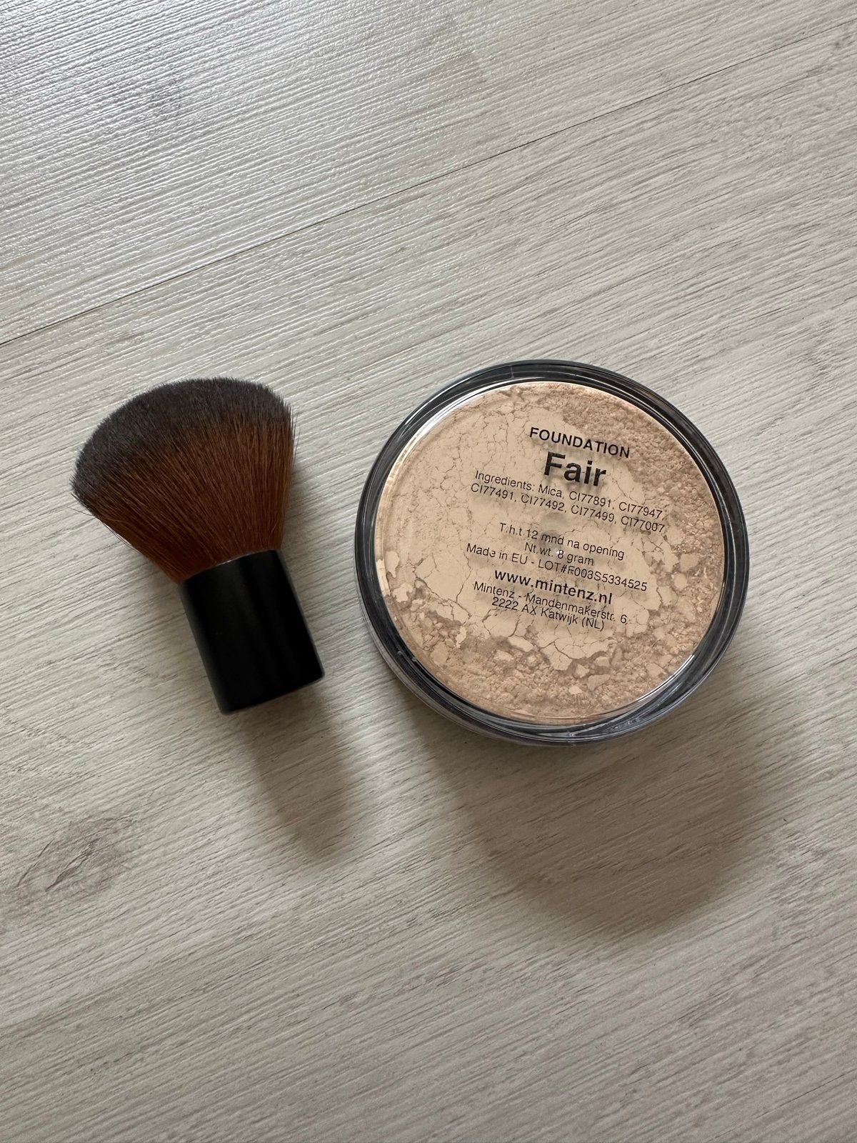 Mintenz minerale foundation incl. kabuki kwast | kleur Fair, Gehele gezicht, Beige, Nieuw, Ophalen of Verzenden