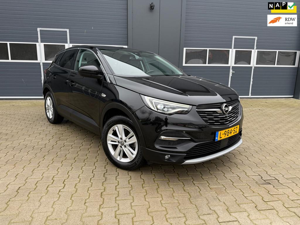 Opel Grandland X Business Elegance - Compleet uitgevoerd., Voorwielaandrijving, Gebruikt, 1199 cc, Leder en Stof
