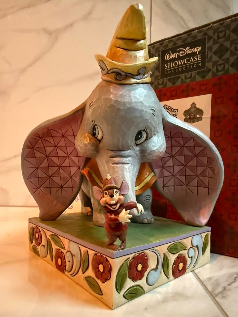 Disney Traditions Dumbo Beeldje met Doos, Ophalen of Verzenden, Bambi of Dumbo, Zo goed als nieuw, Beeldje of Figuurtje