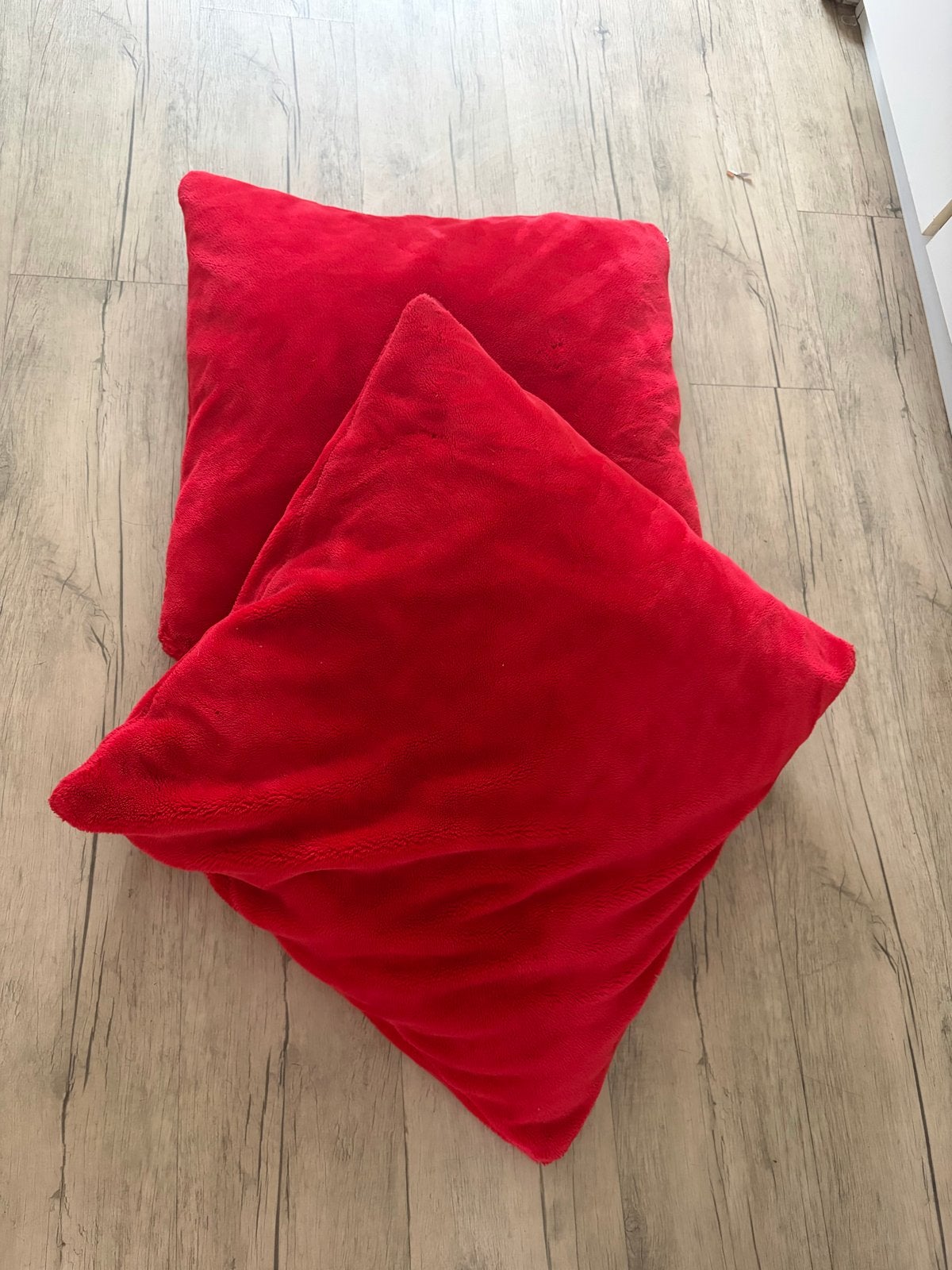 Grote rode kussens 70x70 cm, Ophalen, Gebruikt, Vierkant, Sierkussen