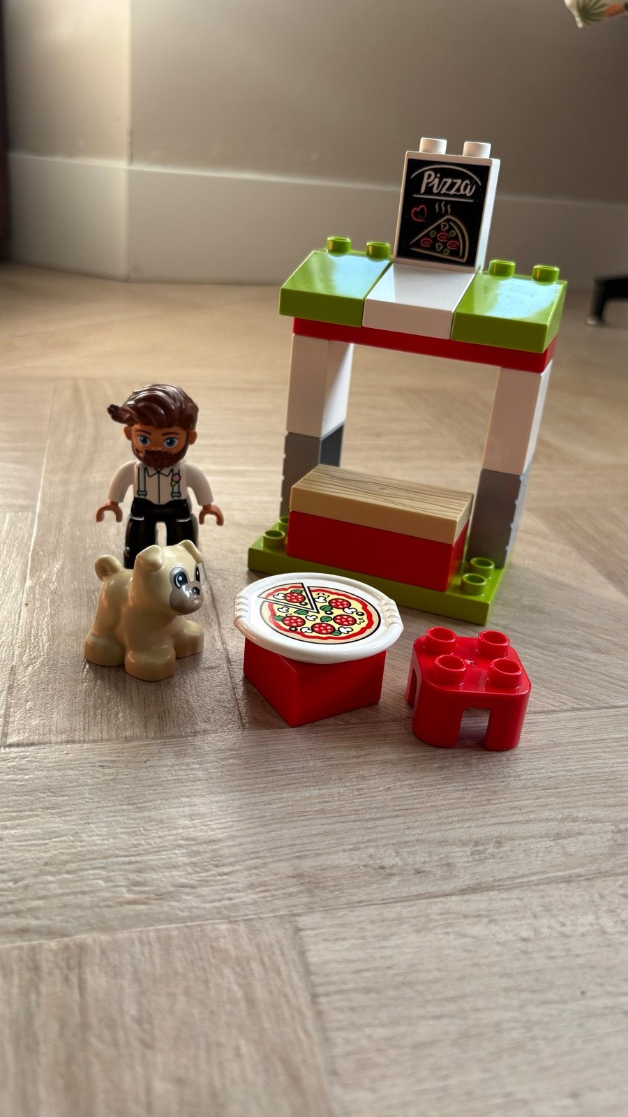 LEGO Duplo 10927 Pizzeria met figuur en hond, Kinderen en Baby's, Ophalen of Verzenden, Zo goed als nieuw, Compleet, Duplo