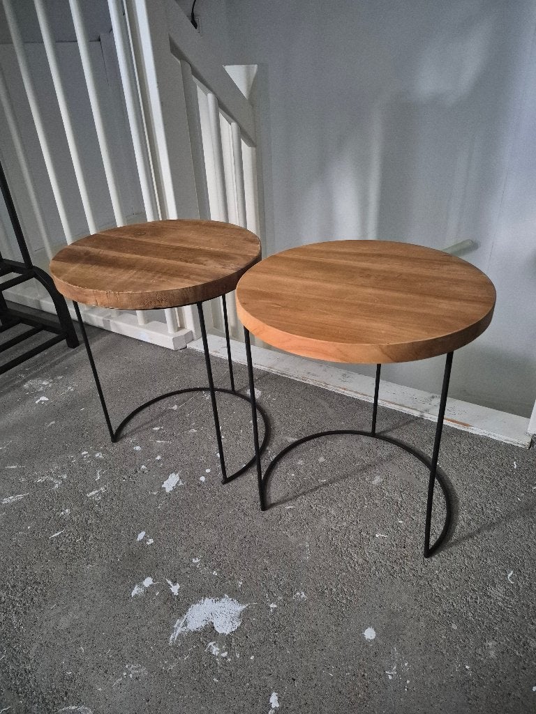 Set van 2 ronde bijzettafels / nachtkastjes met houten blad, Minder dan 55 cm, Gebruikt, Modern, Industrieel, Rond