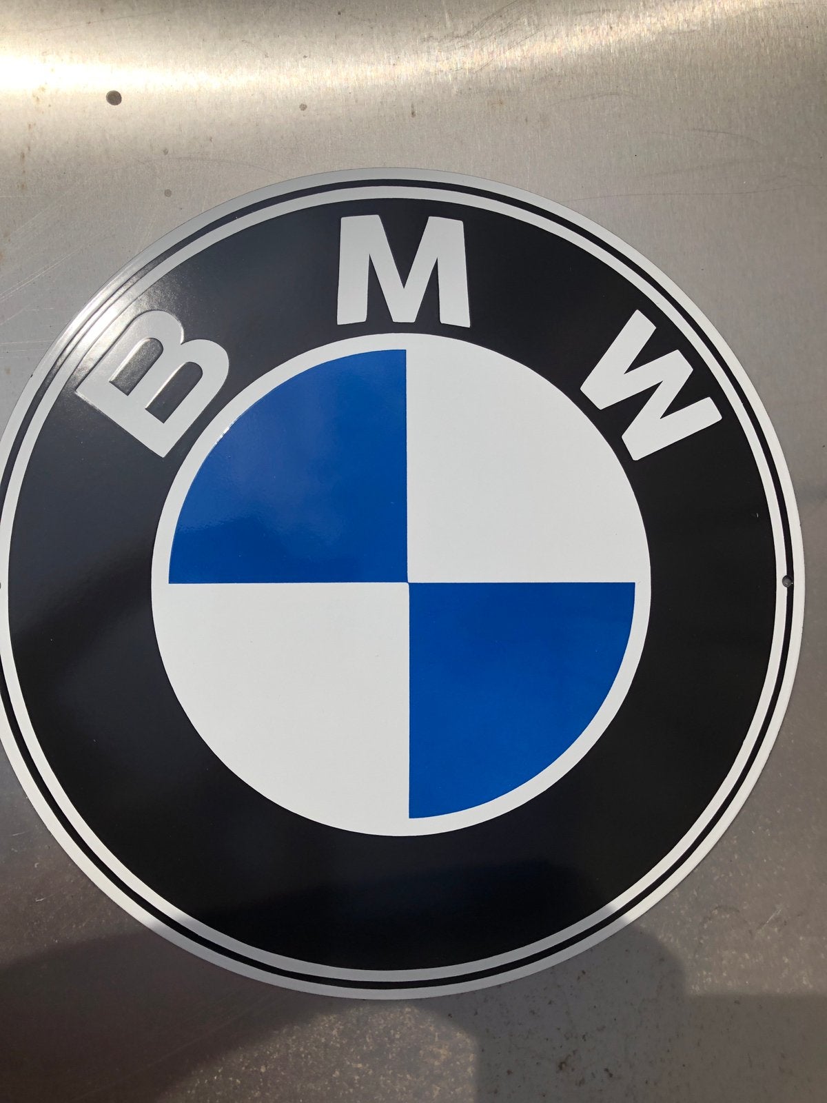 Zwaar Emaille Dealer bord in nieuwstaat BMW, Ophalen of Verzenden, Zo goed als nieuw, Reclamebord