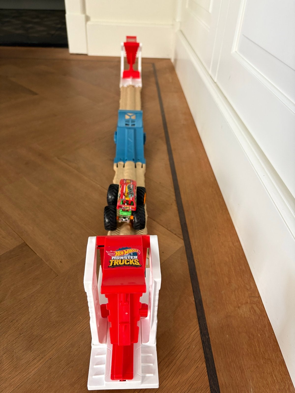 Hot Wheels Monster Trucks Racebaan met Lanceerder, Zelf te bouwen, Ophalen of Verzenden, Hot Wheels, Handmatig