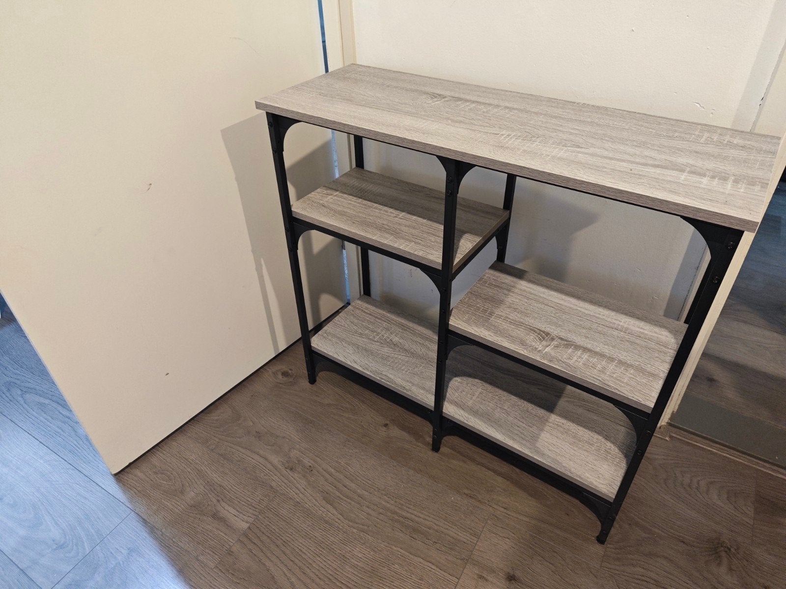 Grijshout kastje / bijzettafel - zo goed als nieuw, Ophalen of Verzenden, Zo goed als nieuw