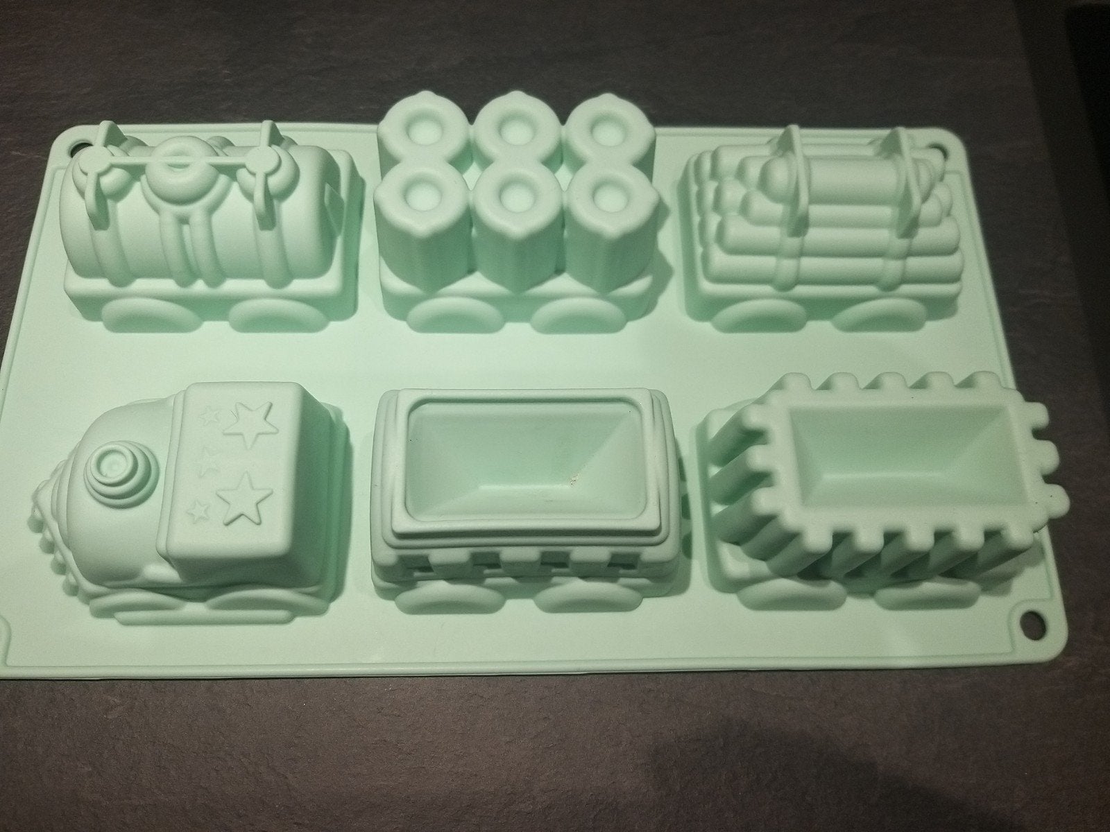 Siliconen bakvormpjes trein thema, Ophalen of Verzenden, Overige merken, Rubber/elastomeren, Groen