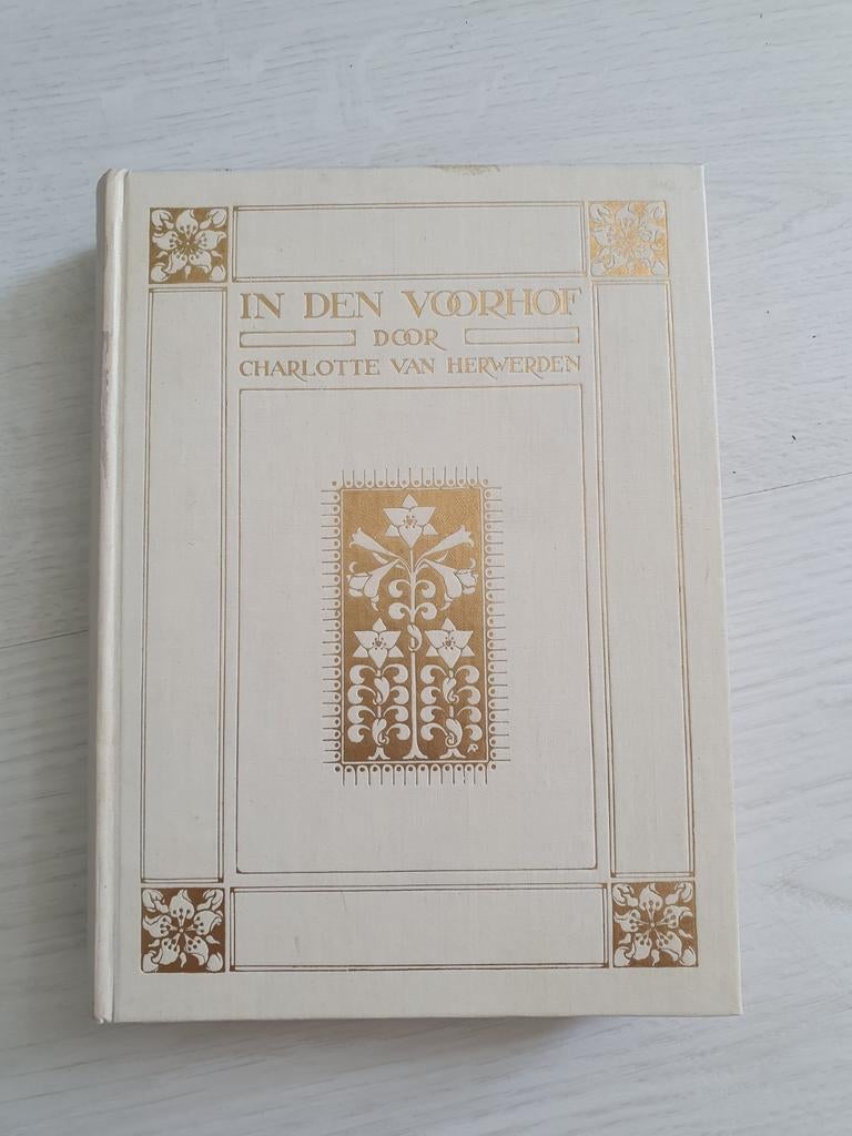 In Den Voorhof - Charlotte van Herwerden, ills. Anton Pieck, Ophalen of Verzenden, Gelezen