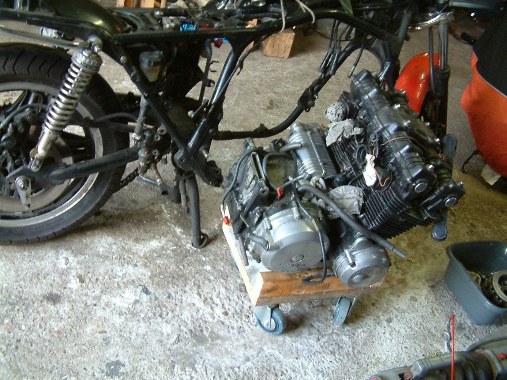 Honda blok 900+750cc bol dor-uitlaten -achterlichten enz, Motoren, Ophalen, Gebruikt