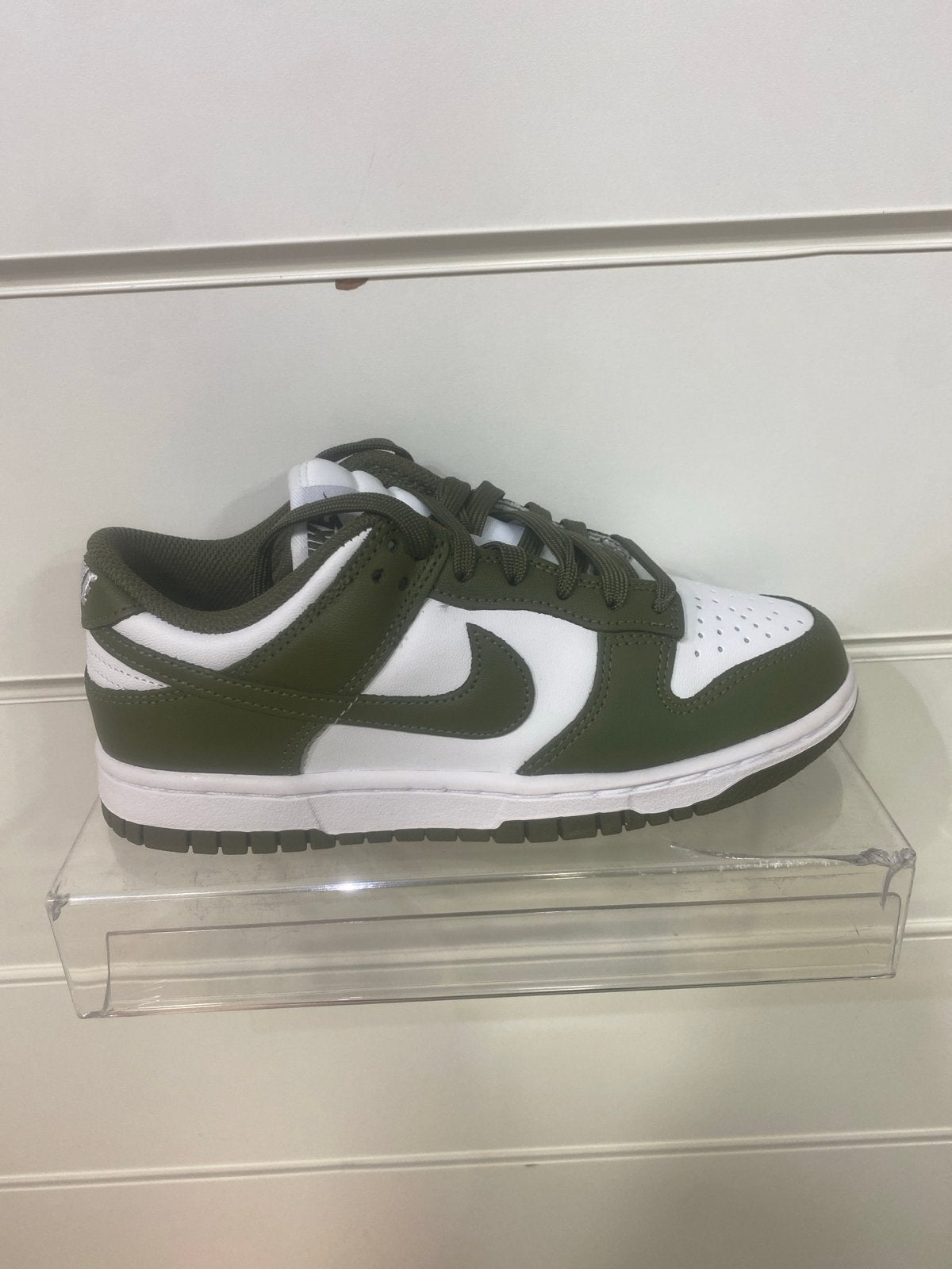Nike Dunk Low Olive White - Maat 36, Ophalen of Verzenden, Nieuw, Groen, Sneakers of Gympen