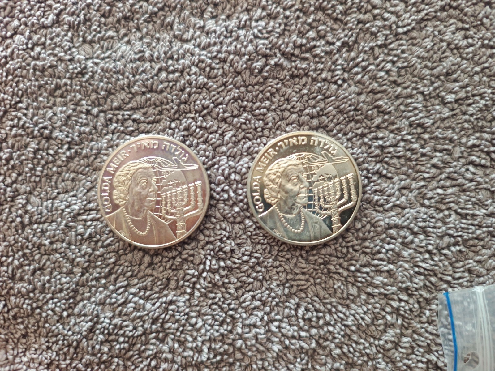 2 munten / penningen van Golda Meir, Ophalen of Verzenden, Overige materialen, Buitenland