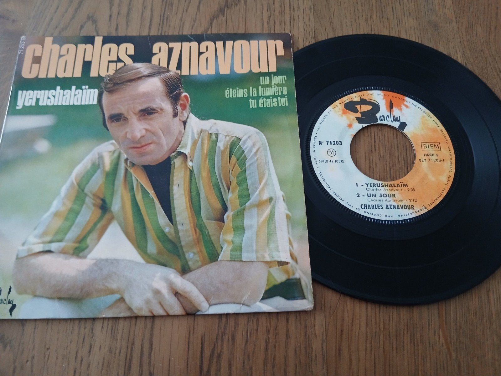 VINYL EP   CHARLES AZNAVOUR  1967, Wereldmuziek, Ophalen of Verzenden, Zo goed als nieuw, EP