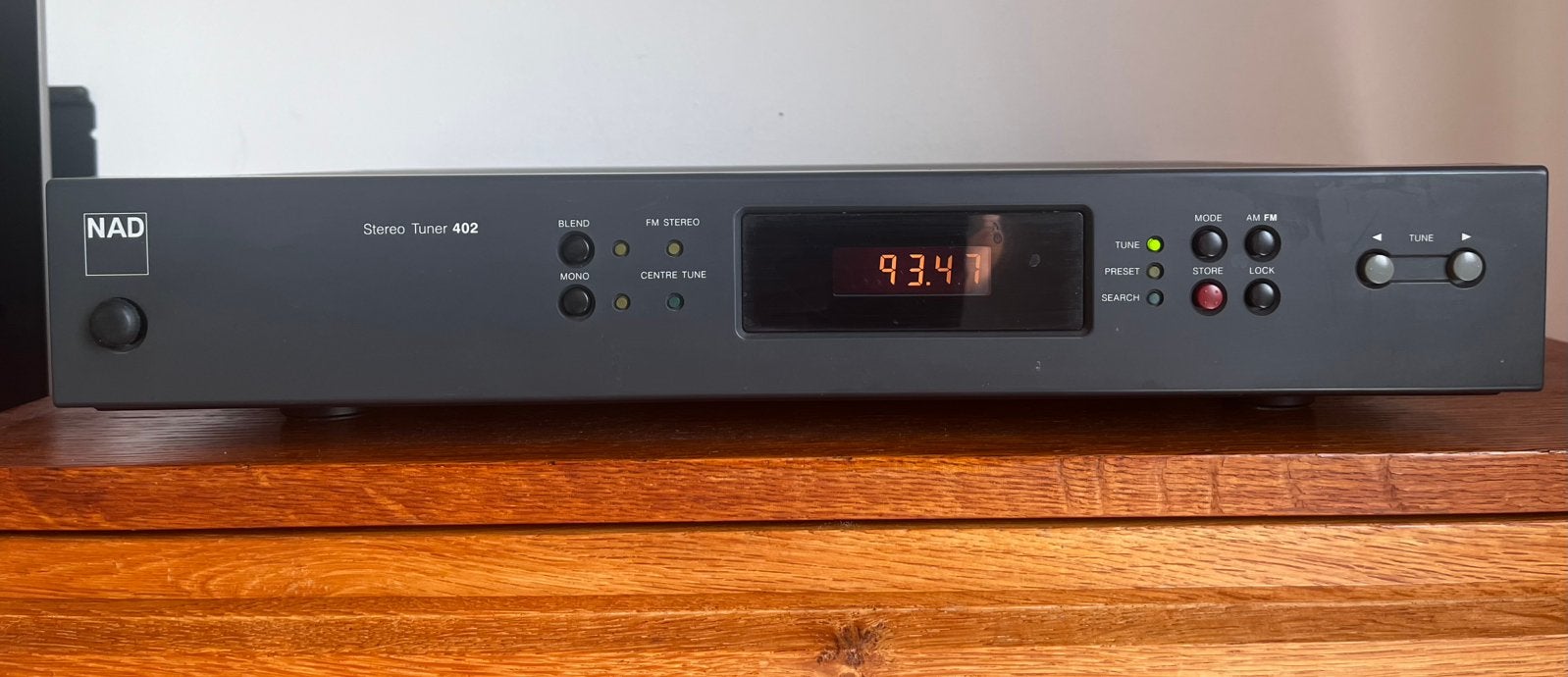 NAD tuner 402 - nagekeken en getest, Ophalen of Verzenden, Zo goed als nieuw