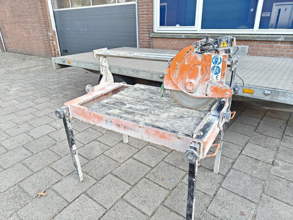 Zaagmachine voor stenen - 11cm dikte, 220V, Ophalen, Gebruikt, 70 mm of meer, Lintzaag