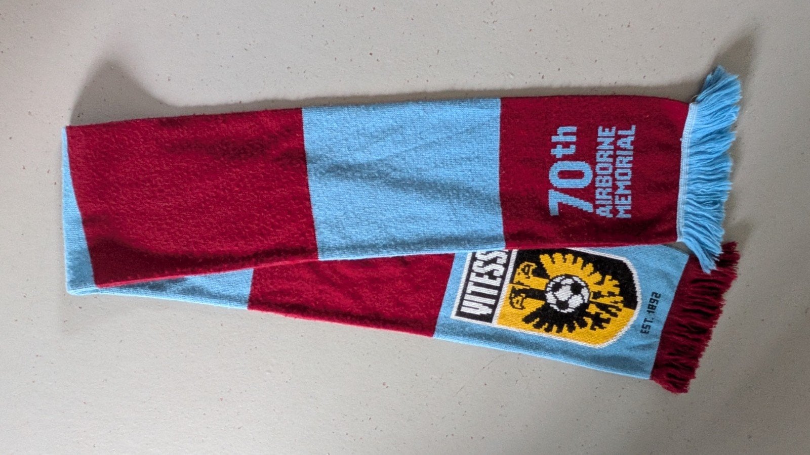 Officiële Vitesse "10th Airborne Memorial" Sjaal (Jubileum 2, Ophalen, Nieuw, Overige typen