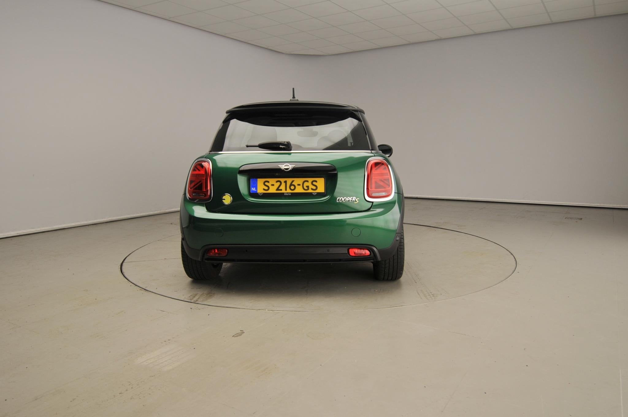 MINI Electric Cooper SE | Classic Uitvoering | Panoramadak |, Auto's, Dealer onderhouden, 4 stoelen, Mini Electric, 184 pk