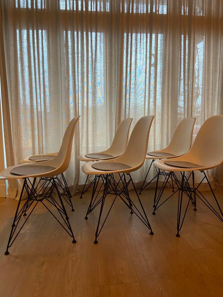 Vitra eetkamerstoelen 6 x, Huis en Inrichting, Stoelen, Ophalen, Zo goed als nieuw, Wit, Vijf, Zes of meer stoelen