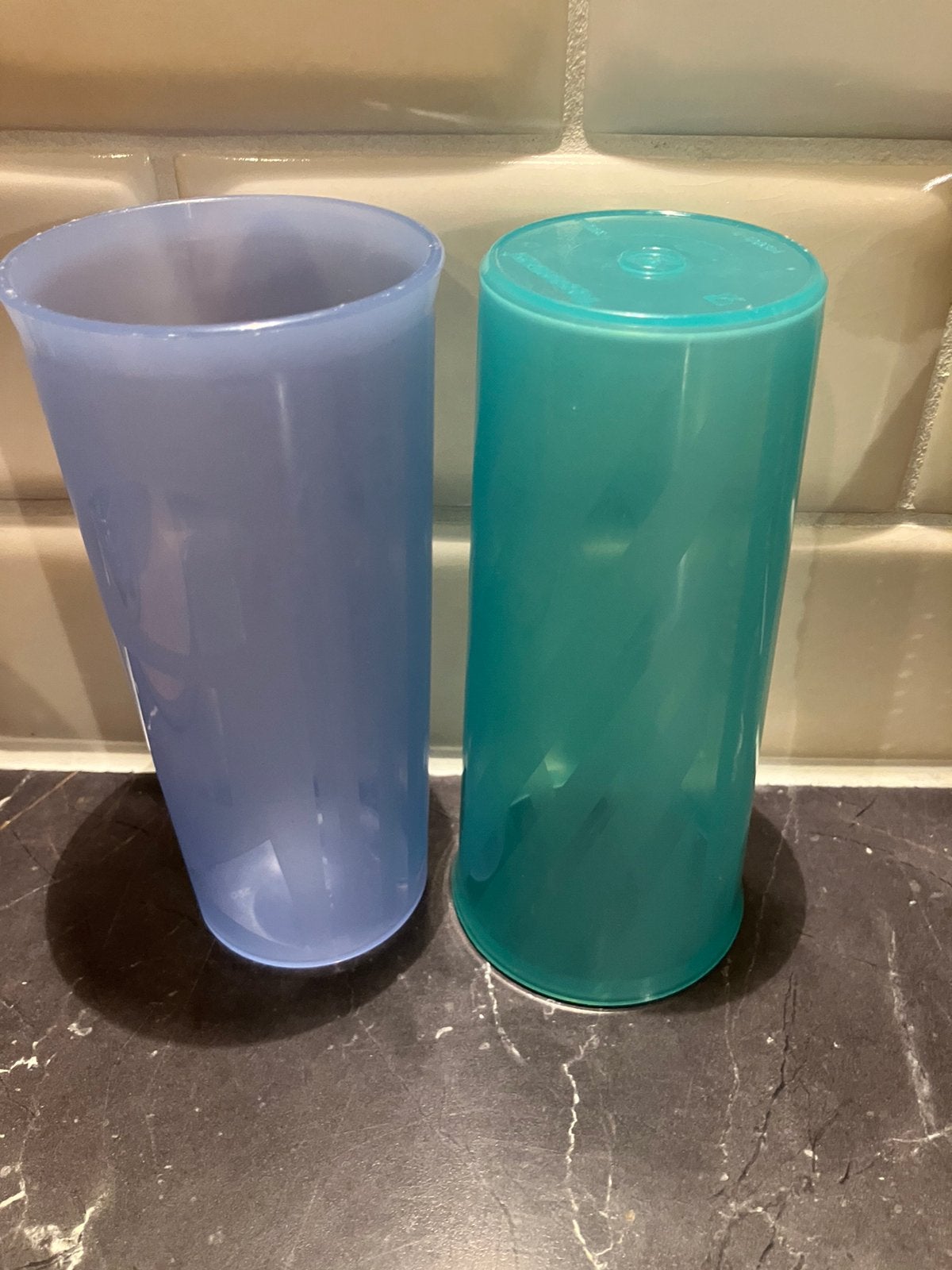 Z.g.a.n/Tupperware groen blauw bekers/plastic, Beker of Kan, Ophalen of Verzenden, Zo goed als nieuw, 250 ml