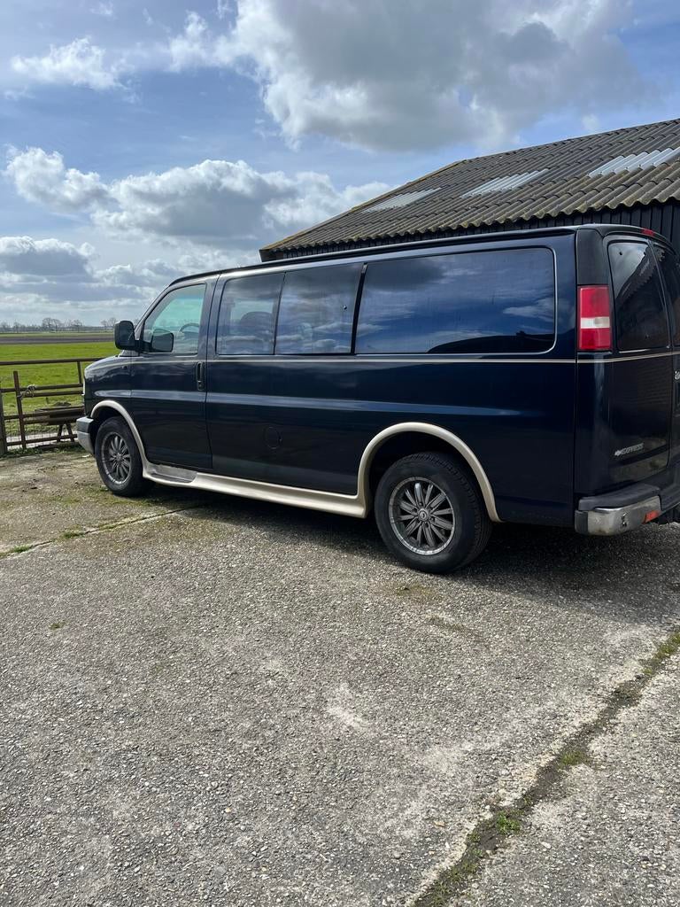 Chevrolet express chevy van grijs kentken camper, Auto's, Bestelauto's, 290 pk, Chevrolet, 2525 kg, 5327 cc