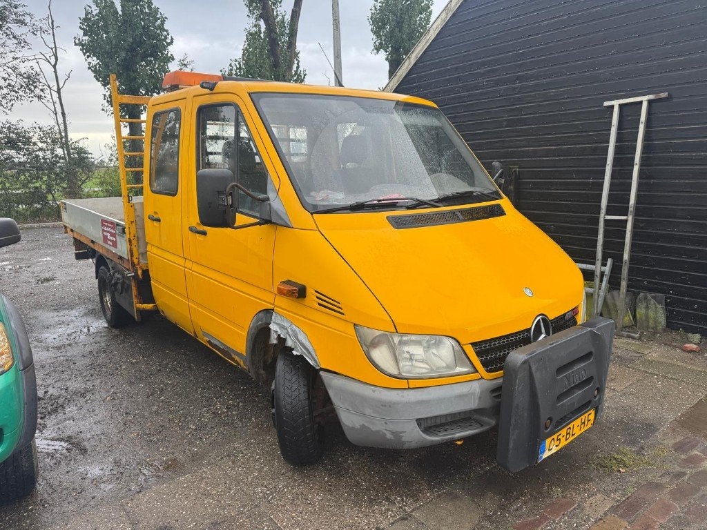 Mercedes-Benz Sprinter open laadbak met NIDO zoutstrooier, Achterwielaandrijving, Zwart, 4 cilinders, Bedrijf