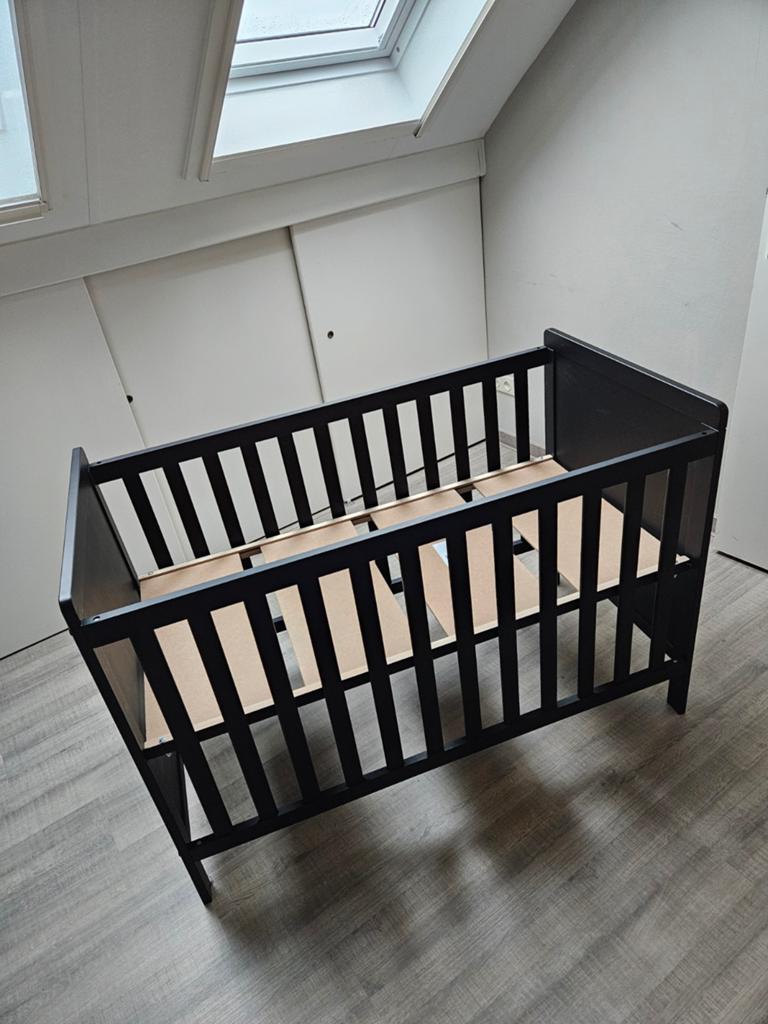 Kinderledikant zwart 60 x 120, Ophalen, Gebruikt, Ledikant