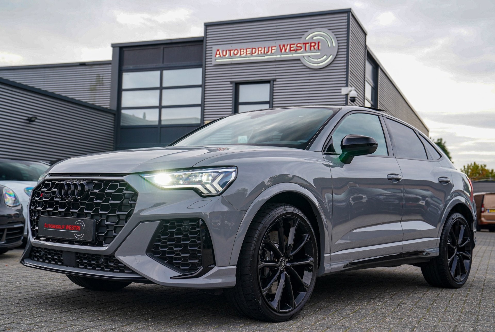 Audi RSQ3 Sportback TFSI RS | Schuifdak | RS Zetels | Bang&O, Auto's, Automaat, Dealer onderhouden, Gebruikt, 1675 kg