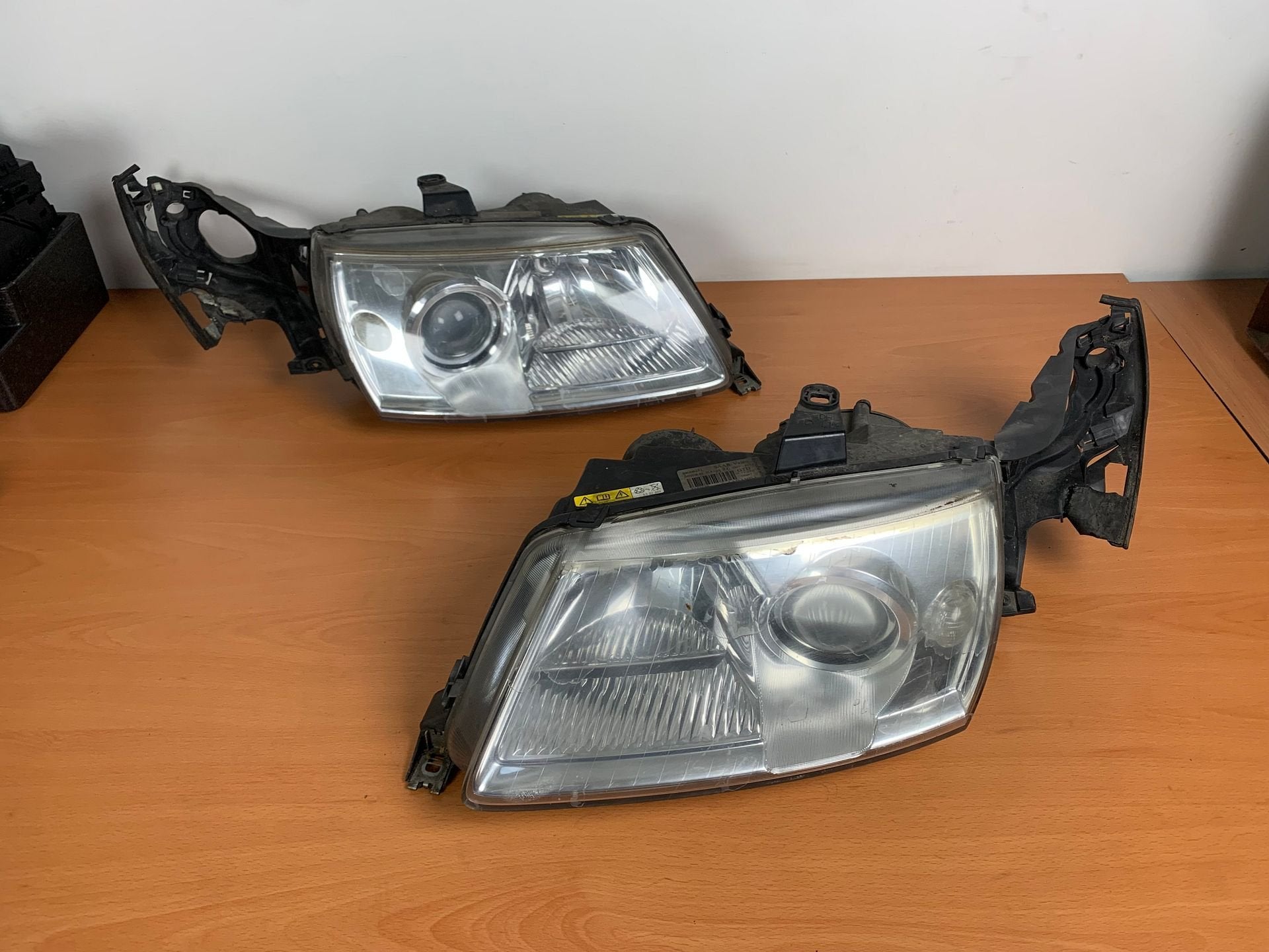 koplamp set saab 9-5 2001 tot 2005 xenon 89007664 89006251, Gebruikt, -, -, Ophalen of Verzenden