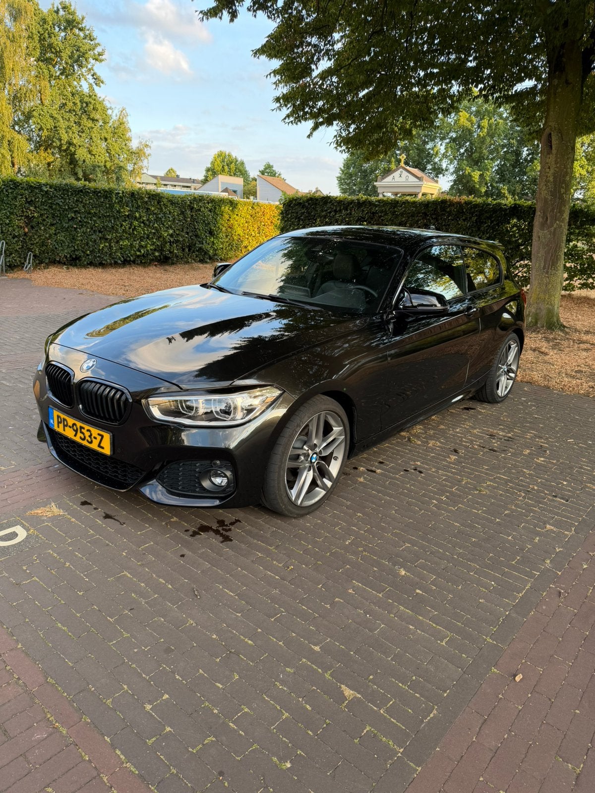 BMW 1-Serie 120i M-sport 184pk Aut 2017 Zwart, Auto's, Achterwielaandrijving, Skiluik, Zwart, Particulier