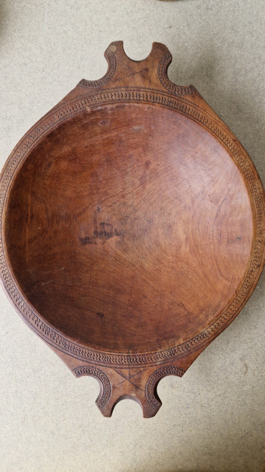 vintage handgesneden houten schaal oceanië of India (?), Ophalen of Verzenden