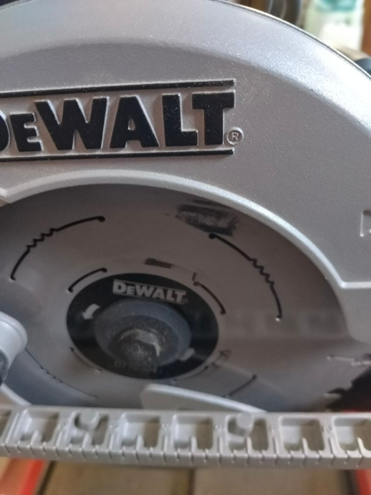 Dewalt DWE576 circelzaag incl geleiderail, Doe-het-zelf en Verbouw, Gereedschap | Zaagmachines, Ophalen, De Walt, Cirkelzaag, 30 tot 70 mm