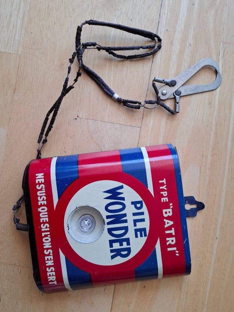 Oude batterij tester, Ophalen
