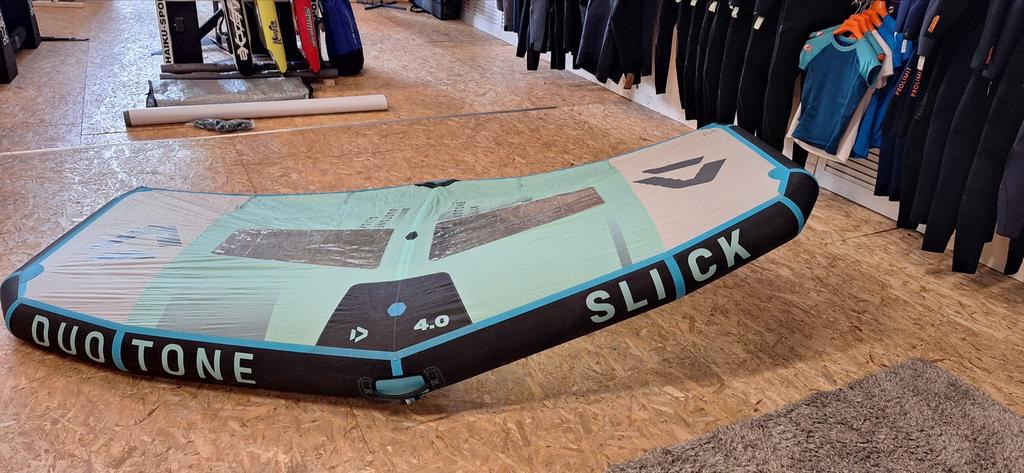 Duotone Slick SLS Wing 4.0 - Zo goed als nieuw 2022, Watersport en Boten, Kitesurfen, Overige typen, Geen board, Ophalen of Verzenden