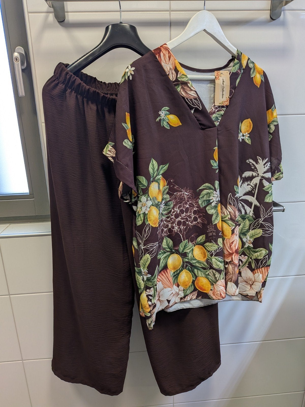 Nieuwe tweedelige set maat 44, Kleding | Dames, Ophalen of Verzenden, Nieuw