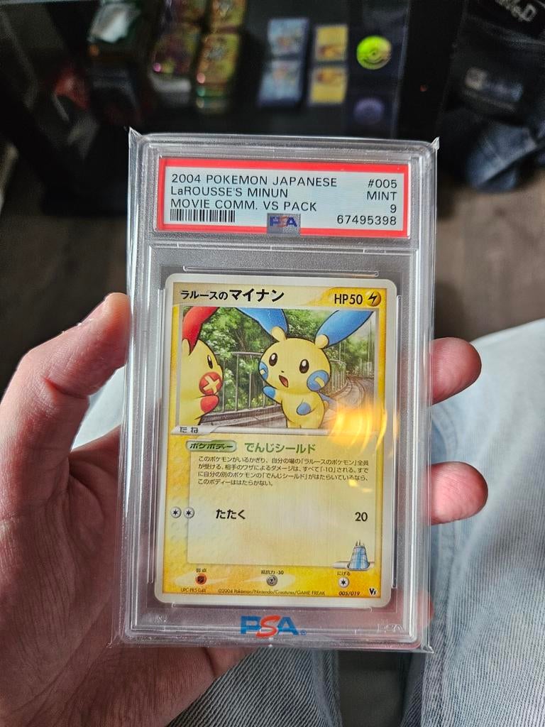 2004 Pokémon Japanese Larousse's Minun PSA 9, Ophalen, Zo goed als nieuw, Losse kaart