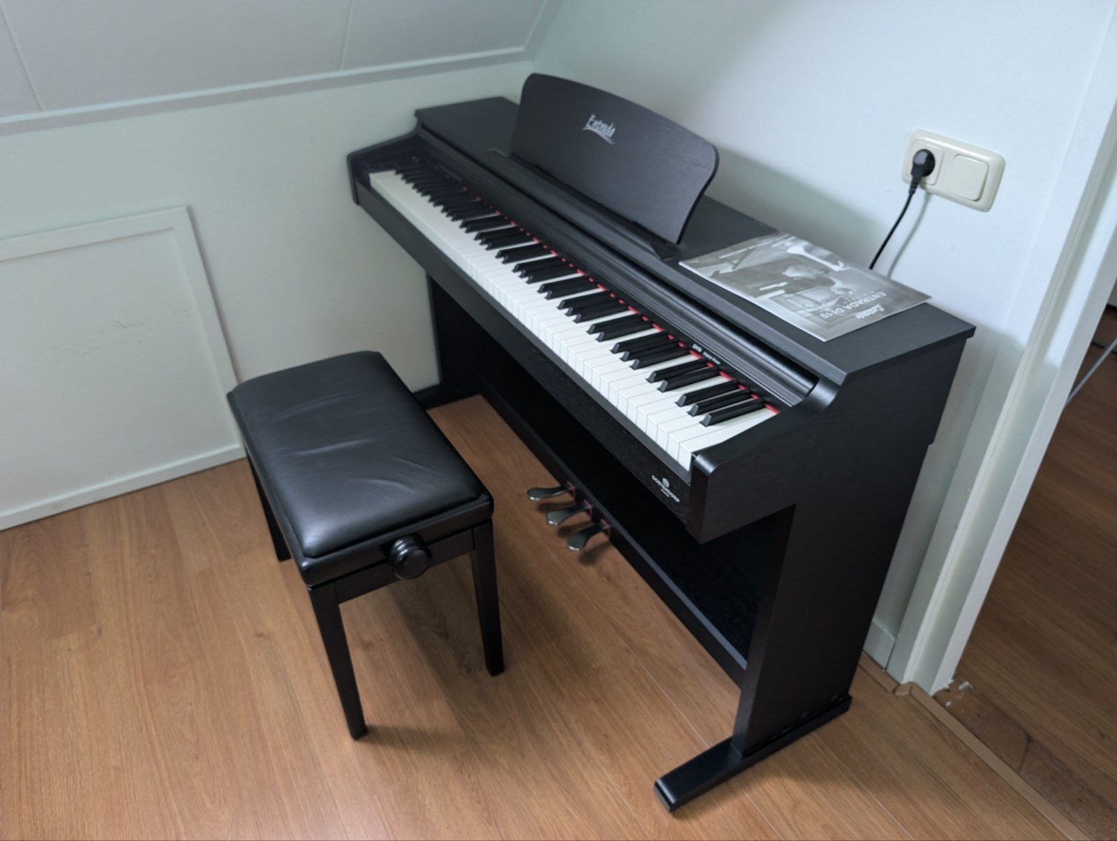 Digitale piano Entrada D110 met krukje, Muziek en Instrumenten, Piano's, Ophalen, Zwart, Digitaal, Zo goed als nieuw