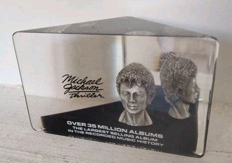 Michael Jackson Thriller Award Platenbazen collector Item, Verzamelen, Verzenden, Zo goed als nieuw, Gebruiksvoorwerp