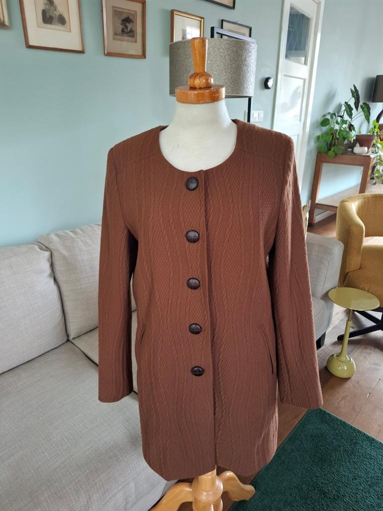 Blazer van B Three maat 38, Kleding | Dames, Jasjes, Kostuums en Pakken, Maat 38/40 (M), Bruin, Ophalen of Verzenden, Zo goed als nieuw
