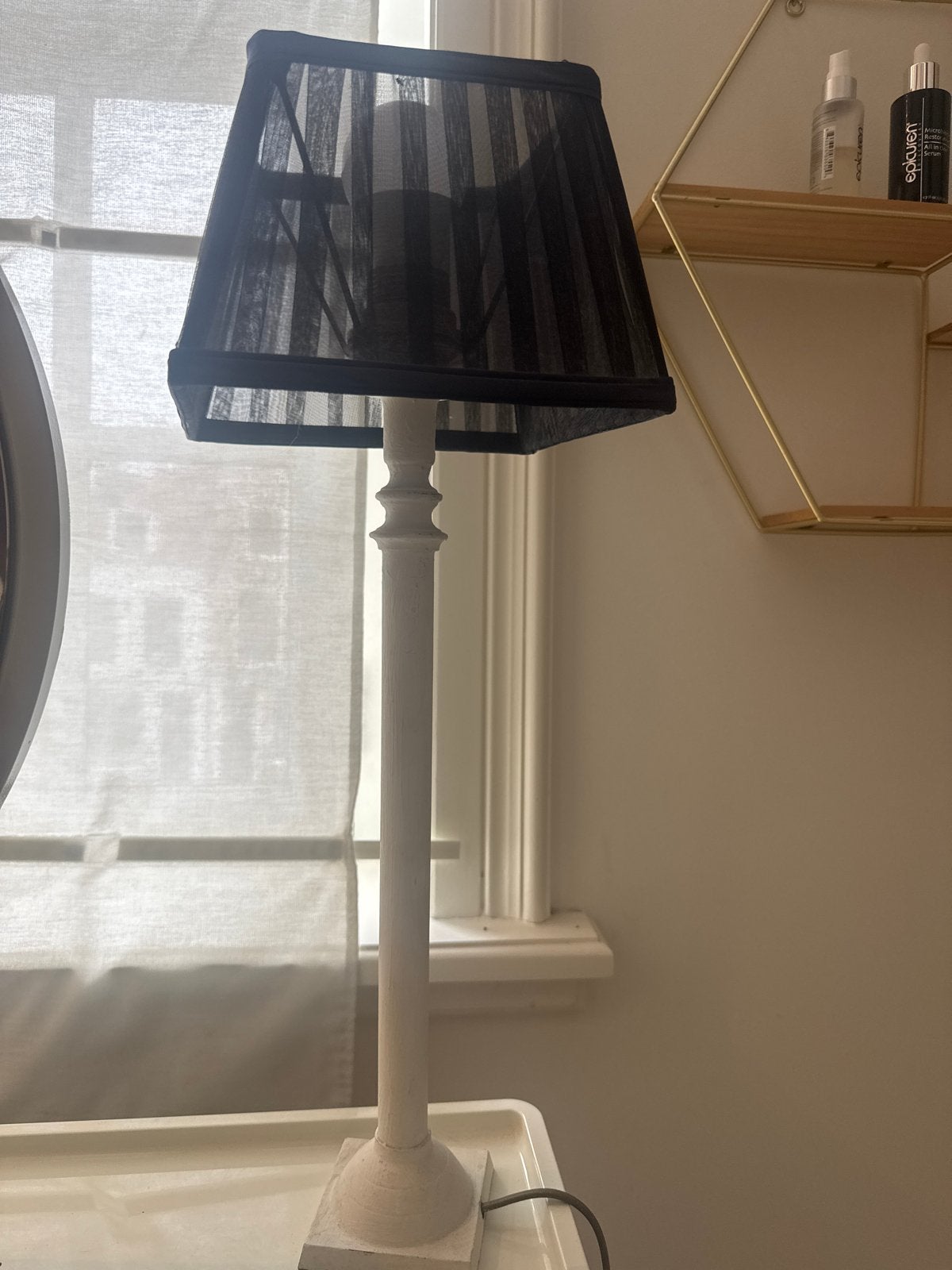 Witte tafellamp met zwarte kap - 55 cm hoog, Ophalen, Met schakelaar, Gebruikt, Wit