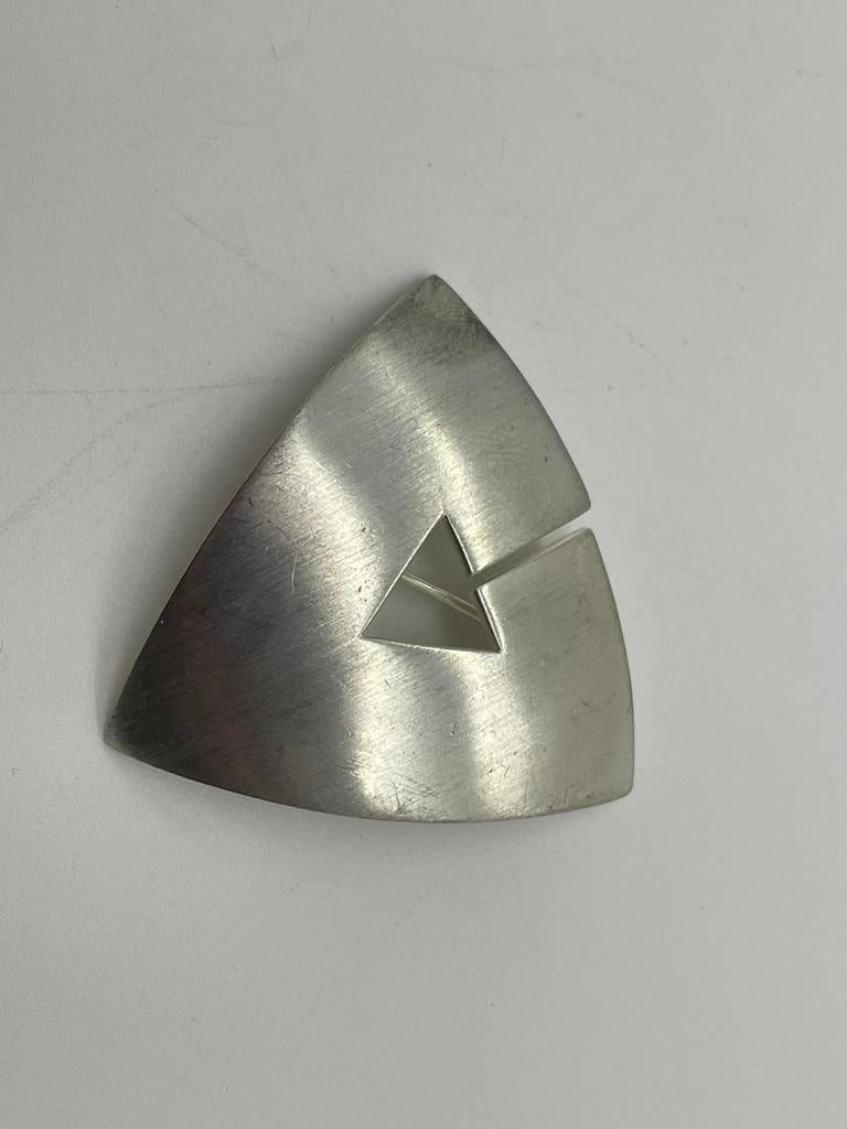 D945 Prachtige zilveren broche Bastian, Sieraden, Tassen en Uiterlijk, Broches, 4 tot 7 cm, Ophalen of Verzenden, X, Zilver