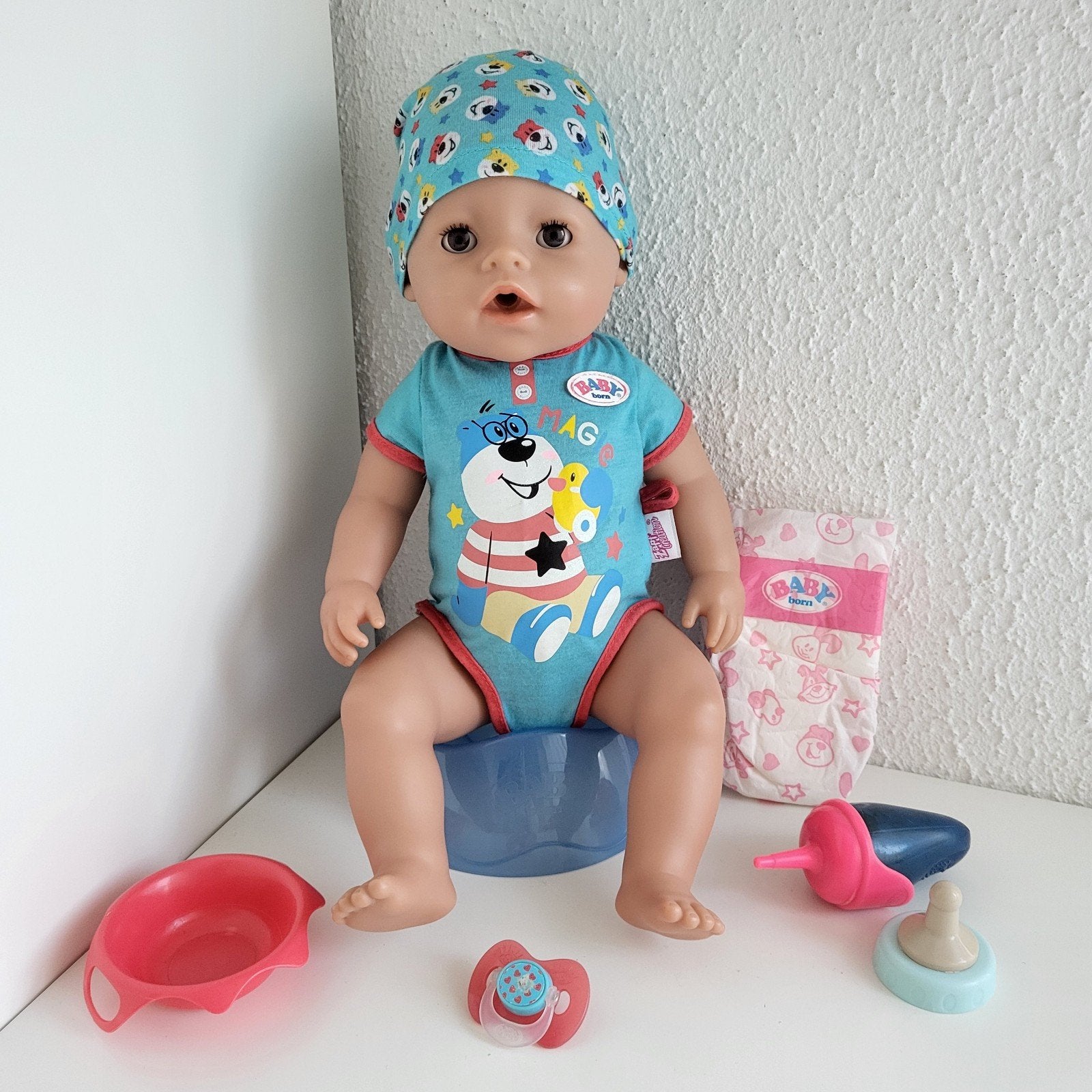 Baby Born pop Soft Touch Magic Boy Babyborn

Pop is 43 cm

A, Ophalen of Verzenden, Zo goed als nieuw, Babypop