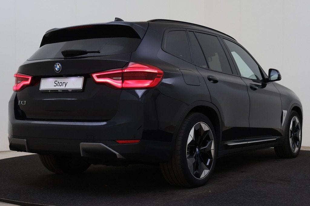 BMW iX3 High Executive / Comfort Access / Head-Up / Harman K, Auto's, BMW, Achterwielaandrijving, Zwart, 436 min, IX3