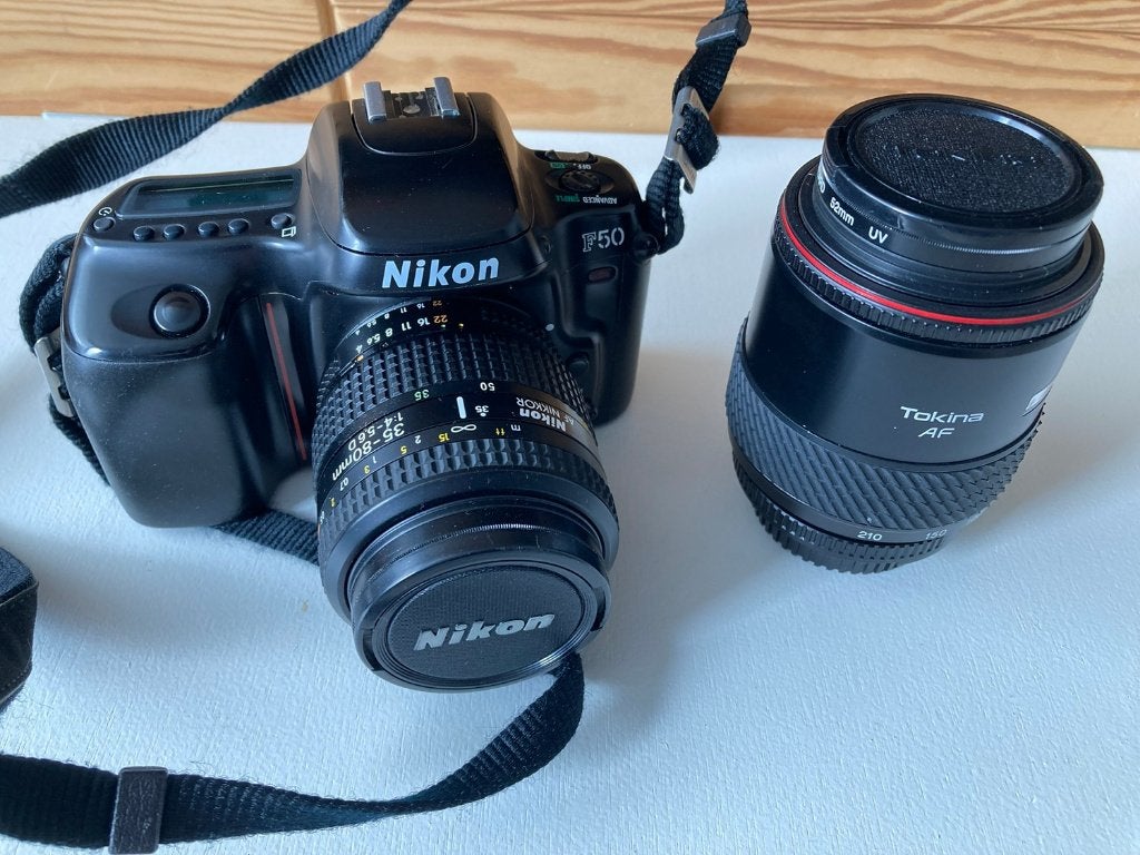 Te koop Nikon F50 analoge camera met 35-80 en 70-210  lenzen, Ophalen, Gebruikt, Spiegelreflex, Nikon